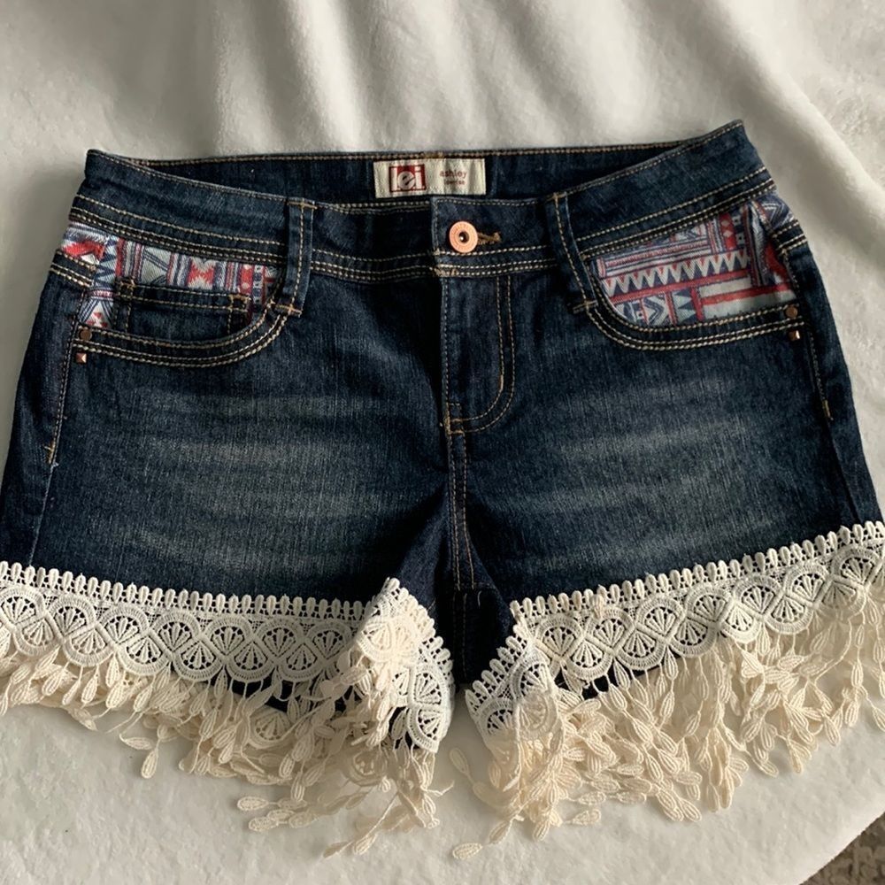 L.E.I. Ashley Lowrise shorts